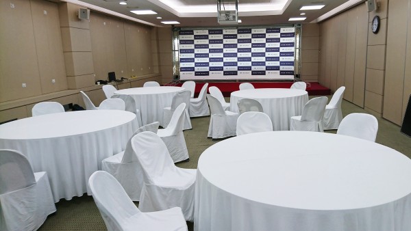 원형 테이블, 테이블보 및 트러스 대여 행사사례 이미지