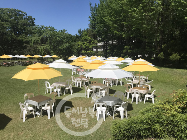 야외 행사용 파라솔 대여 행사사례 이미지