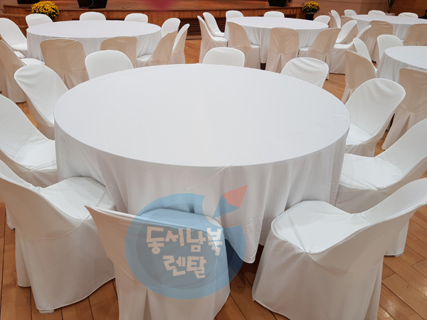 야외 원형 및 원탁 테이블 대여 이미지
